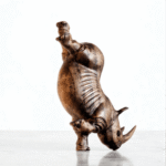 مجسمه دست‌ساز کرگدن طرح رقص - Image 5